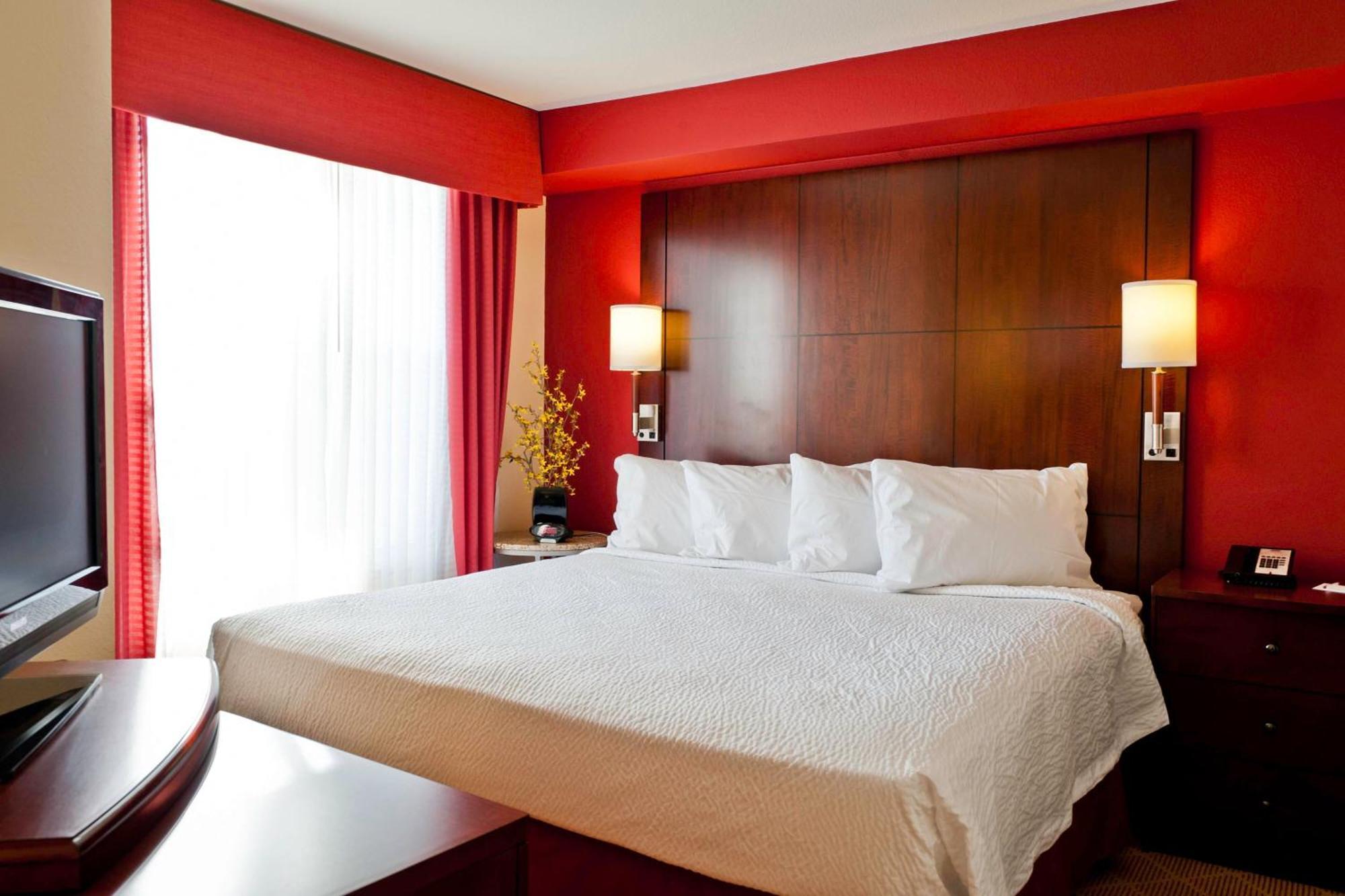 By Marriott Gulfport-biloxi Airport Hotel 3*