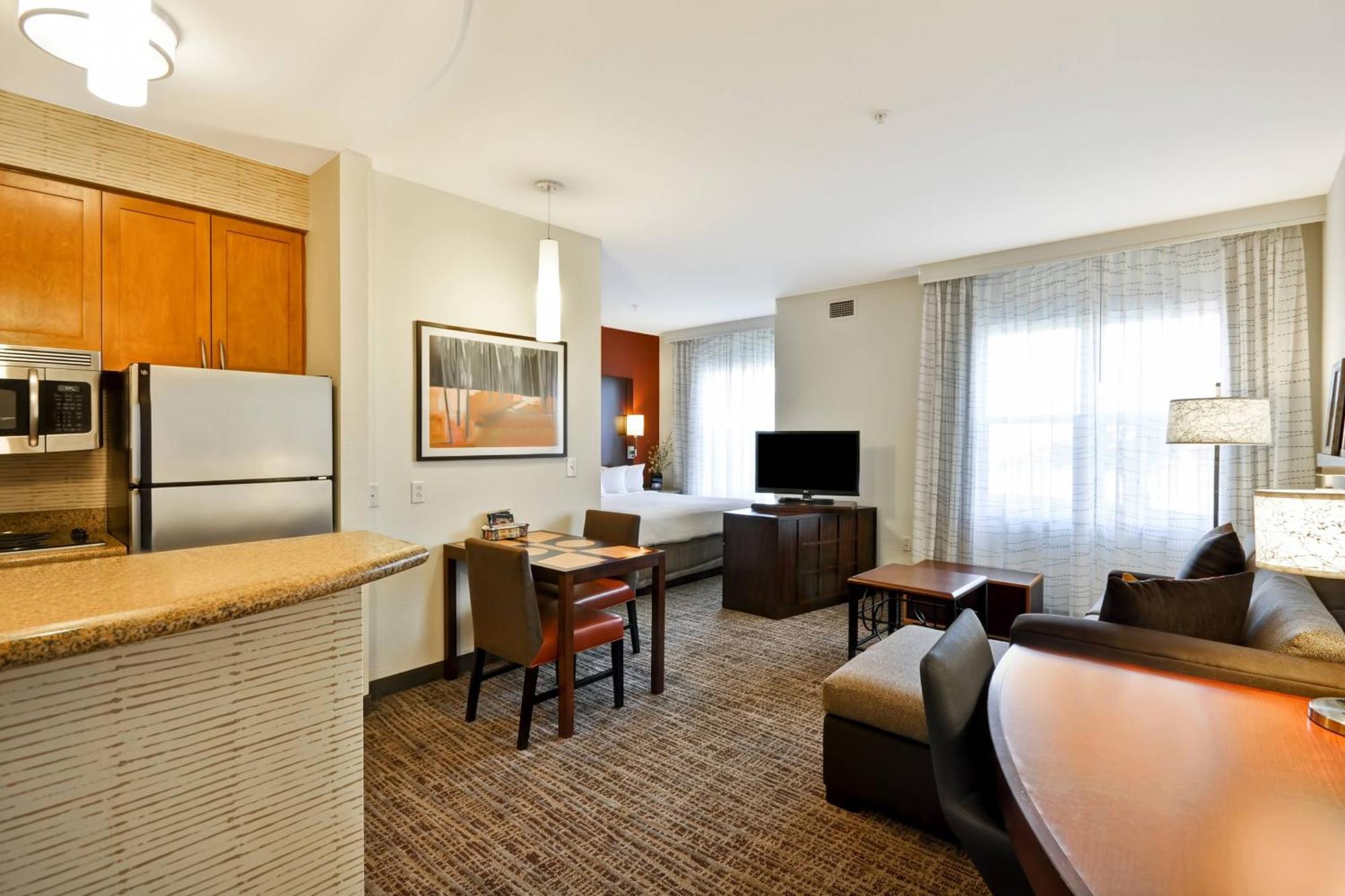 By Marriott Gulfport-biloxi Airport Hotel 3*